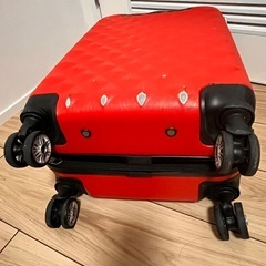 20インチのスーツケースの画像