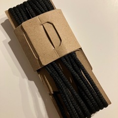 on スニーカー　靴ひも　黒色　の画像