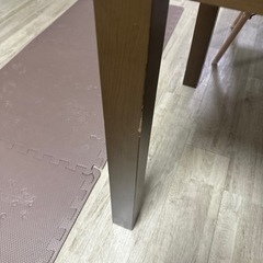 ダイニングテーブルの画像