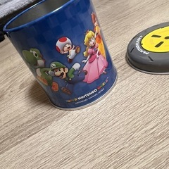 ユニバ　マリオ　缶の画像