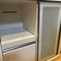 食器棚の画像