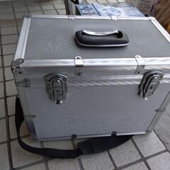 一流メーカー　ハクバ　カメラ　アルミケース　カメラバッグ　の画像