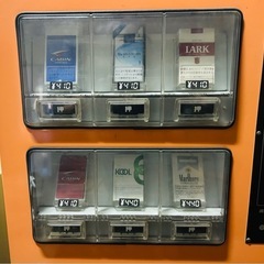 レトロ　タバコ　自動販売機　の画像