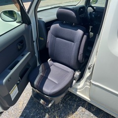 障害者 福祉車両 日産 キューブ 助手席全自動式の画像