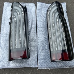 ハイエース　テールレンズの画像