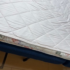 シングルベッド 折りたたみマットレスの画像
