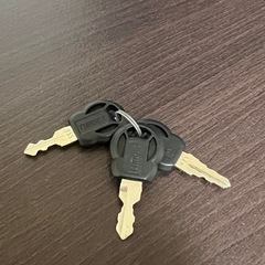 鍵付き3段収納棚(鍵3つ・ローラー付き)の画像