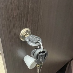 鍵付き3段収納棚(鍵3つ・ローラー付き)の画像
