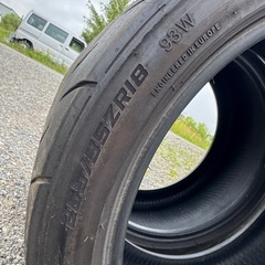 シバタイヤ 265/35r18の画像