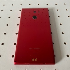 docomo 富士通アローズ赤色スマートホーン現状品/美品used品の画像