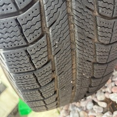 ミシュラン215/70R16スタッドレスタイヤホイールセットの画像