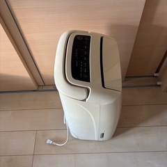 空気清浄機　除湿付
の画像
