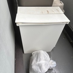 ゴミ箱の画像