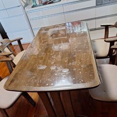 食卓テーブル　回転椅子　　の画像
