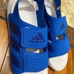 新品タグ付✨adidas✨サンダル✨22.0㎝✨キッズ✨子供用品✨　男女兼用の画像