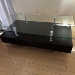 ガラストップ収納付きリビングテーブルの画像
