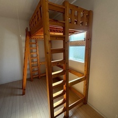 木製ロフトベッドの画像