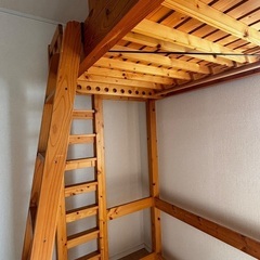 木製ロフトベッドの画像