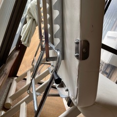 美容院専用椅子ベッド二つ
の画像