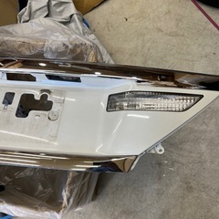 トヨタ　20 アルファード　後期型　バックドアガーニッシュの画像
