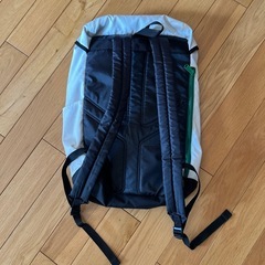 adidasリュックの画像