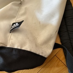 adidasリュックの画像