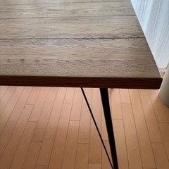 クラッシュゲート　ダイニングテーブルの画像