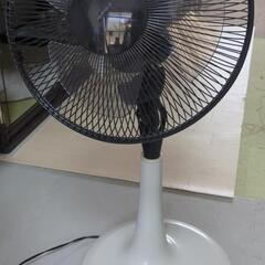 取引中　古い扇風機の画像