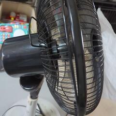 取引中　古い扇風機の画像