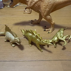 恐竜⑤ゴールド4体セットの画像