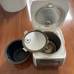 新品未使用　TOSHIBA 炊飯器 Amazon | TOSHIBA(東芝) 炊飯器 3合 RC-5ZXT(W) ホワイト