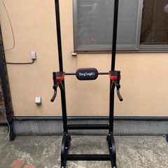 チンニングマシン　ぶら下がり健康器具の画像