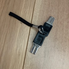 シルバー　スーツケース　鍵有り　の画像
