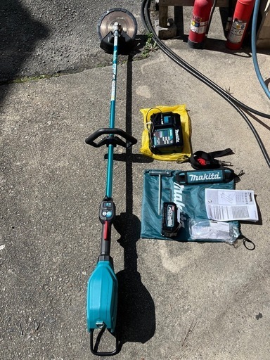 マキタ草刈り機充電式草刈り機MUR007G