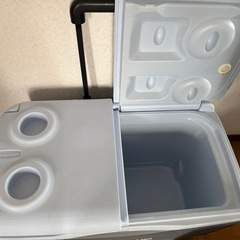 未使用品・Rubbermaid キャスター付 大型クーラーボックス の画像