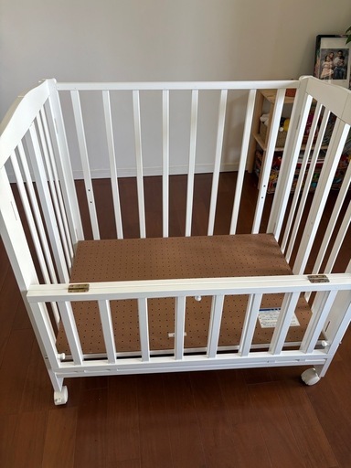 Katoji ミニベビーベッド と ボーネルンド のスリープホールドのセット