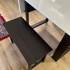 ダイニングテーブルの画像