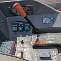 三菱 ２条刈り ディーゼルエンジンコンバインVM6の画像