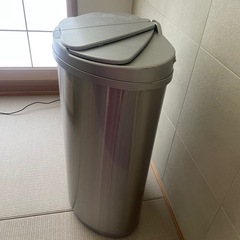 【取引終了】自動開閉ゴミ箱の画像