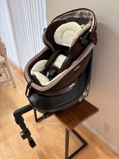 コンビ　チャイルドシート　クルムーヴ　ISOFIX