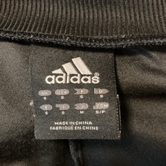 adidasの画像