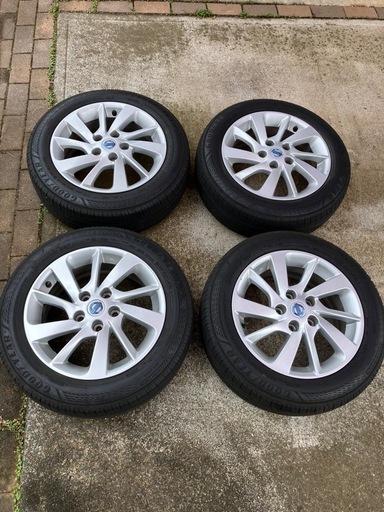 日産純正アルミホイール　5穴16インチ