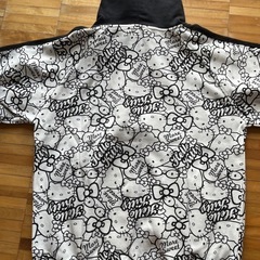 新品　ハローキティーフード付き上着⁉️ Ｌサイズの画像