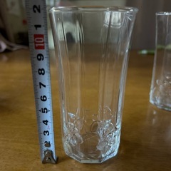 グラス2種類の画像