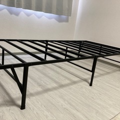 ベッドフレームの画像