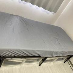 ベッドフレームの画像