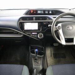 【コンパクトボディに優れた燃費性能を凝縮した扱いやすいハイブリッドカー🚗✨】 今回は【トヨタ アクア 　Ｓ】を紹介！の画像