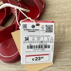 ZARA キッズサンダルの画像