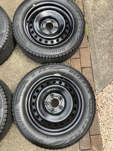 更新・値下げ　 週末限定　ブリヂストン　
スタッドレス　205/55R16　ブリザックVRX2 2022製造