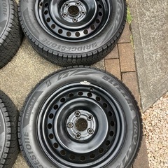 更新・値下げ　 週末限定　ブリヂストン　
スタッドレス　205/55R16　ブリザックVRX2 2022製造の画像